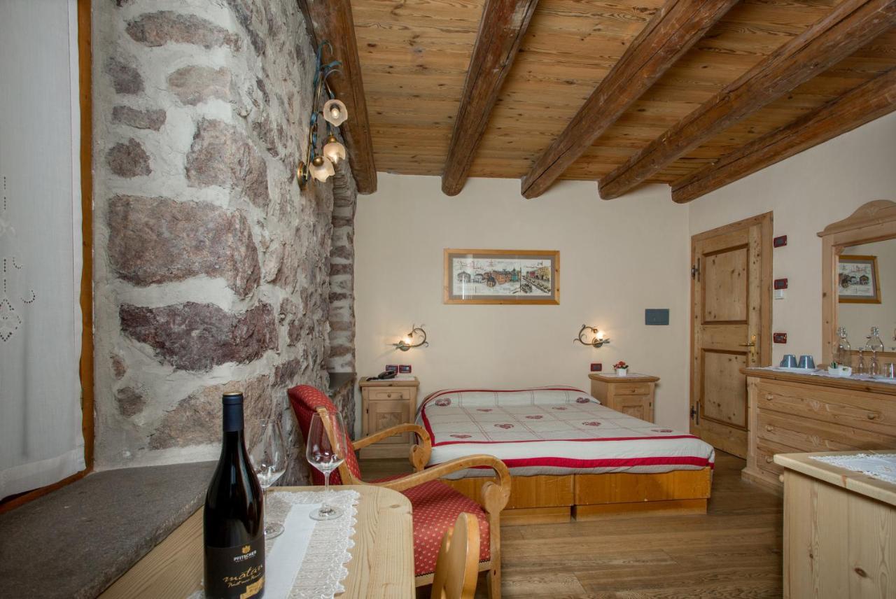 Historic Hotel Ristorante La Stua Cavalese Exteriör bild
